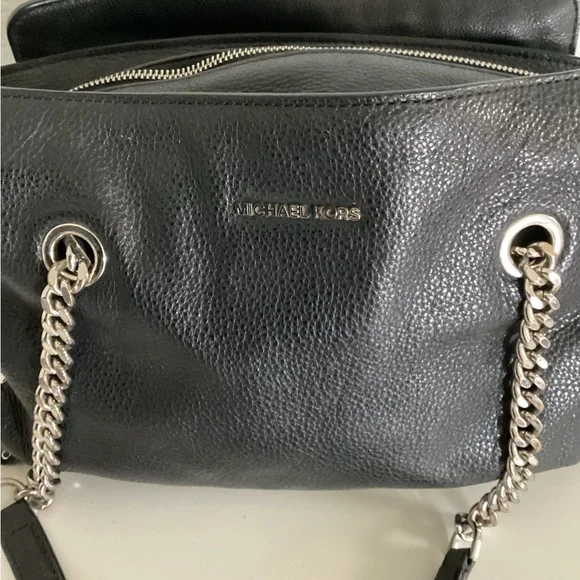 Michael Kors Astor Black Shoulder Bag - Picture 3 of 10